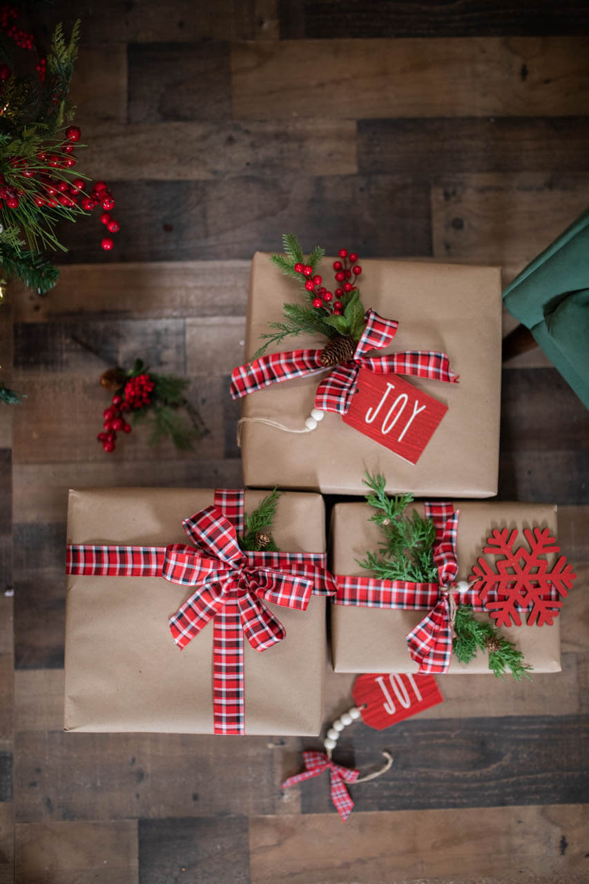 Here Are All The Stores That Will Wrap Your Gifts This Holiday Season