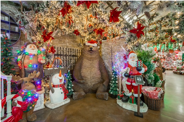 Decking the Halls: Creative Christmas Decorations for Retail Stores ...